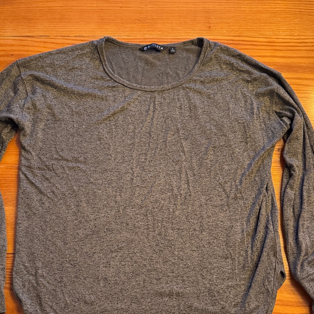 Athleta Heather Gray Long Sleeve Tee soft Athleta women’s large